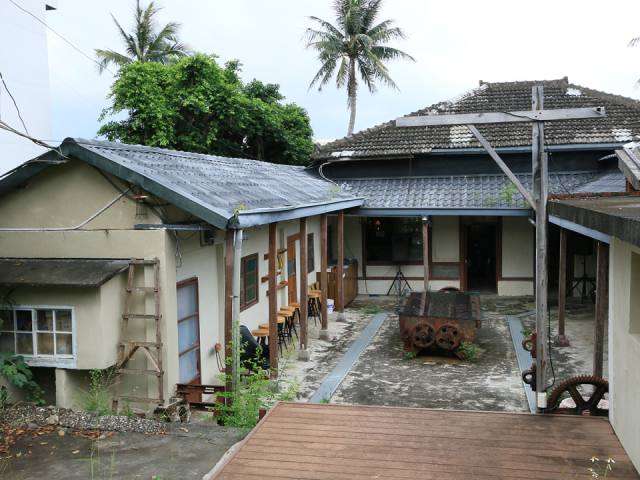 新東糖廠文化園區：老建築